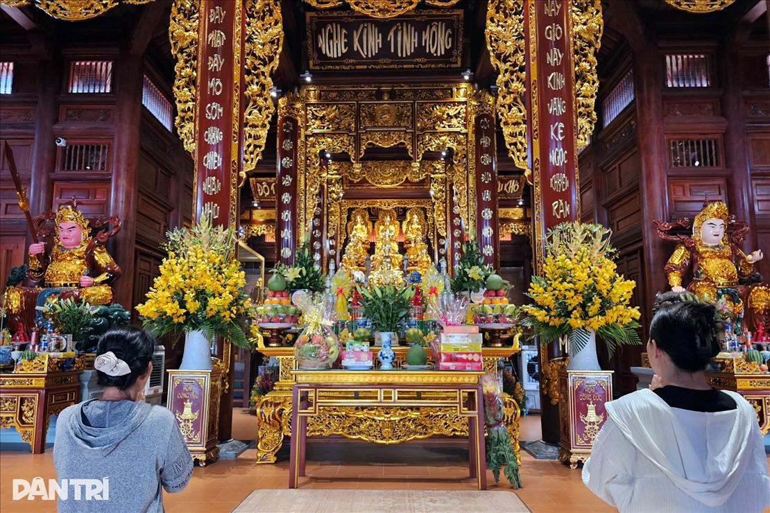 chua-truc-lam-phung-thuy-son-voi-bao-thap-13-tang (3).jpg